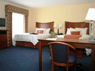 Hampton & Savannah - I-95 South - Gateway Hotel