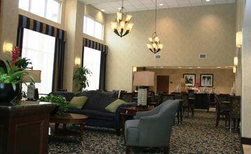 Hampton & Savannah - I-95 South - Gateway Hotel